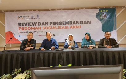 Review Dan Pengembangan Pedoman Sosialisasi AKMI
