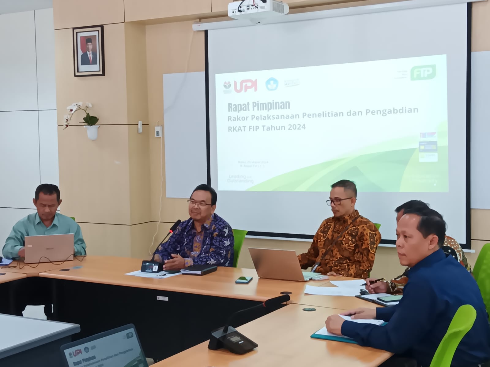 Rapat Pimpinan Rakor Pelaksanaan Penelitian Dan Pengabdian RKAT FIP TAHUN 2024
