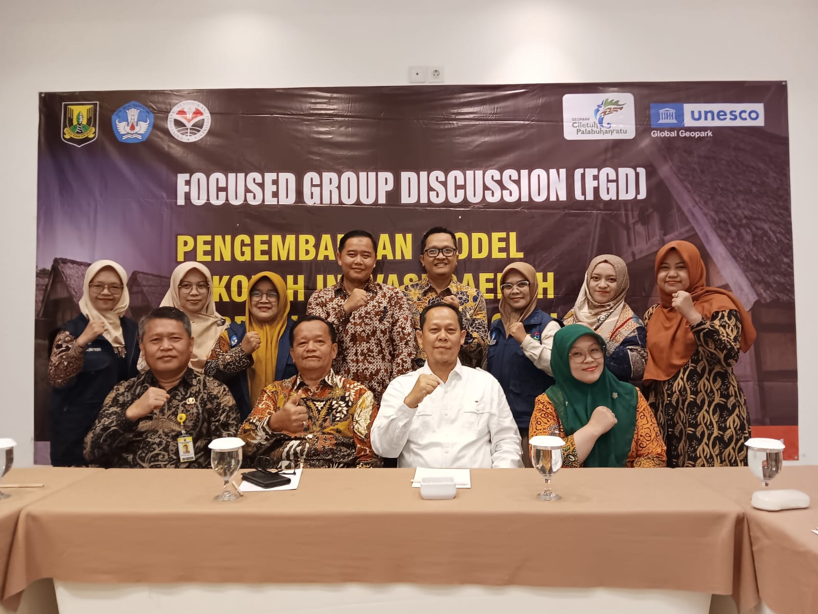 Forum Group Discussion Pengembangan Model Sekolah Inovasi Daerah Berbasis Kearifan Lokal Cultural Diversity Kasepuhan