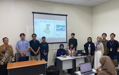 Pelatihan Sistem Informasi Geografis (GIS) Mahasiswa S-2 Program Studi Administrasi Pendidikan