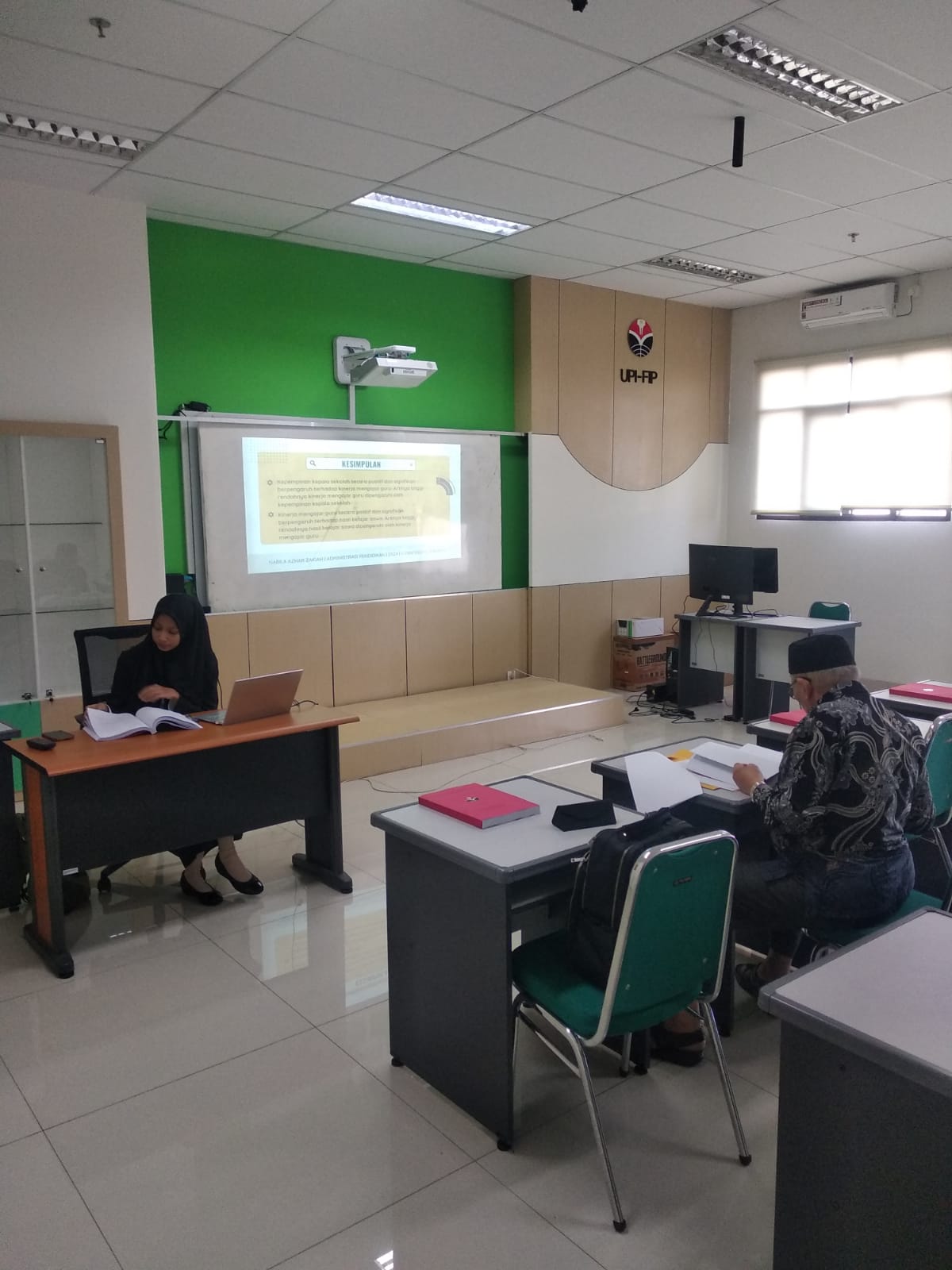 Ujian Tahap 2 Program Magister Nabila Azhar Zakiah