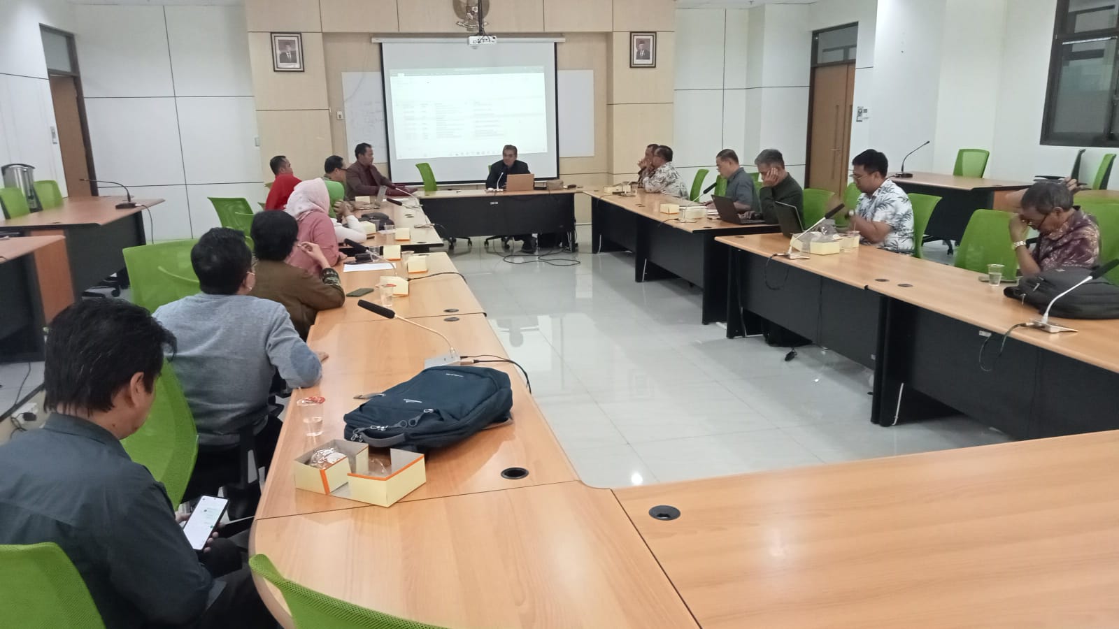 Rapat Program Studi Administrasi Pendidikan S1, S2, S3 Rapat Program Studi Administrasi Pendidikan S1, S2, S3