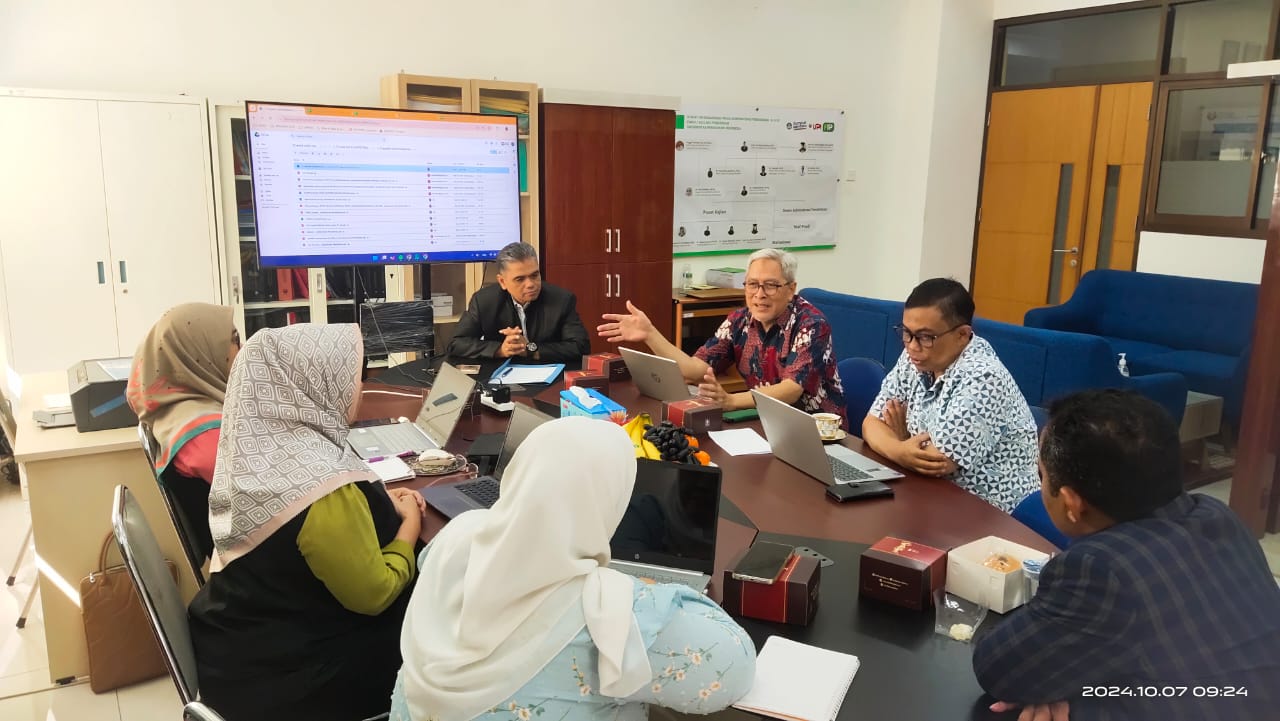 Pelaksanaan Audit Mutu Internal Program Studi Administrasi Pendidikan S2 Pelaksanaan Audit Mutu Internal Program Studi Administrasi Pendidikan S2