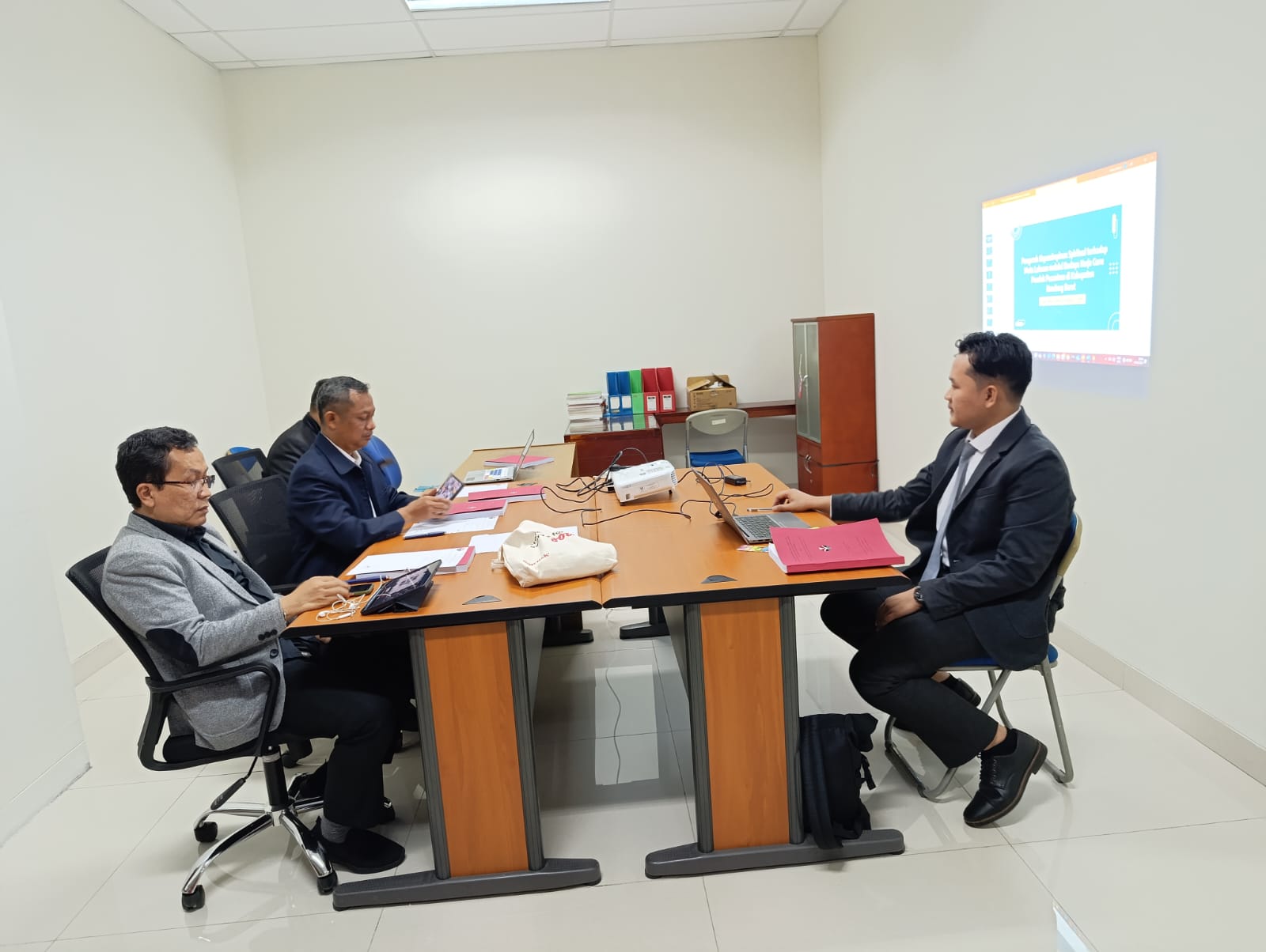 Ujian Tahap 1 Program Magister Abdul Muhyi Alawiy Athallah Ujian Tahap 1 Program Magister Abdul Muhyi Alawiy Athallah